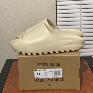 Yeezy Slide “Bone”